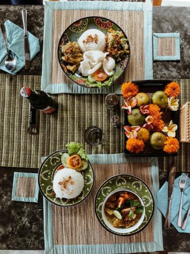 Đồ ăn tại/gần nhà nghỉ dưỡng