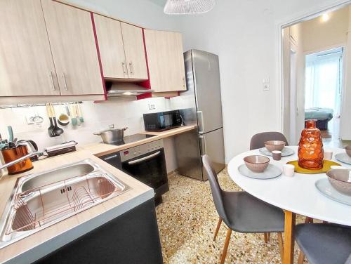 As ✓Two bedroom apartment in thissio