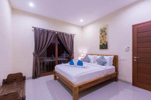 Villa Hitam Putih Legian Bali