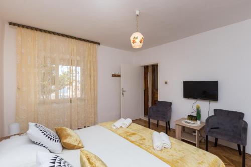 Sunset Bay Room