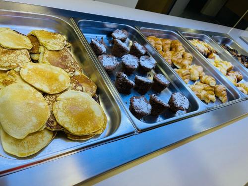 ホテルの敷地内または近くでの食事または食べ物