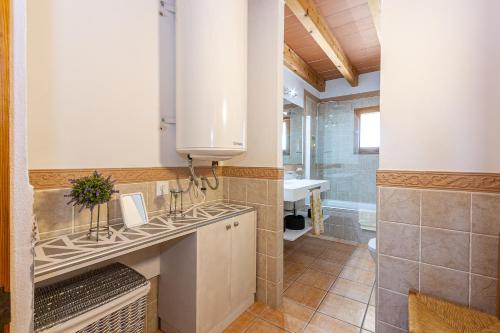 Dapur atau dapur kecil di Villa Can Paxaco By homevillas360