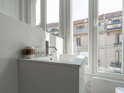 Koupelna v ubytování The Best Rent - Spacious apartment in Paolo Sarpi