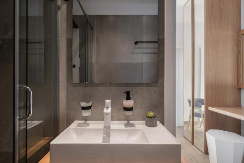 Elia Penthouse
