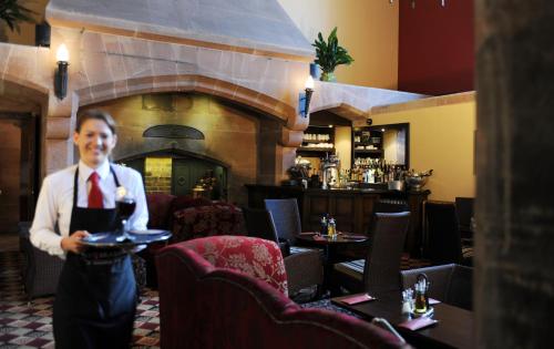 Επισκέπτες που μένουν στο Peckforton Castle