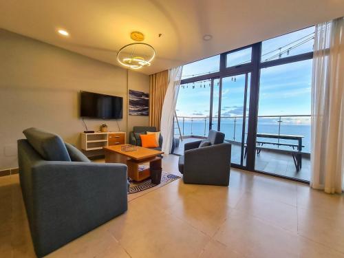 Khu vực ghế ngồi tại ARIA RESORT-2&3BEDS Apartment,hồ bơi và bãi biển miễn phí,50m