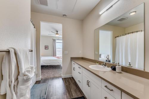 Gallery image of Luxury Retreat - King Beds, Hot Tub, & Pool - Family & Remote Work Friendly in Reno