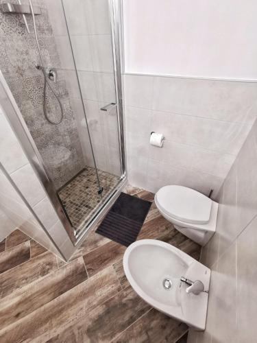 Un baño de L' Ora Blu
