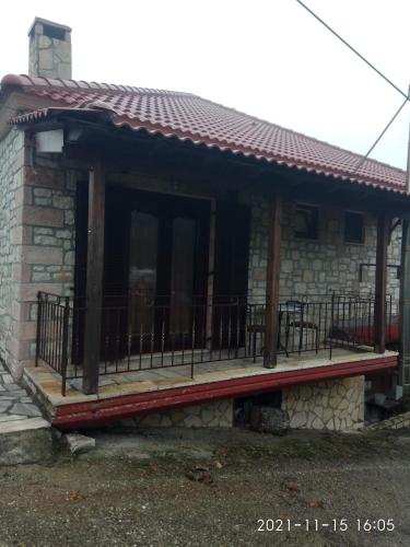 Το κτήριο όπου στεγάζεται  ο ξενώνας