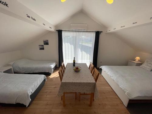 Posteľ alebo postele v izbe v ubytovaní VIP Apartments & Room