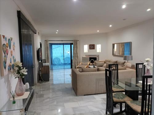 Fotografie z fotogalerie ubytování Large 2 bed Apt Puerto Banus Marina Private Parking v destinaci Marbella