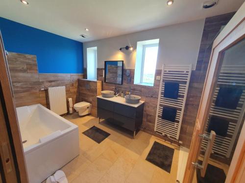 Kupaonica u objektu Chez Arnaud Sauna et Spa