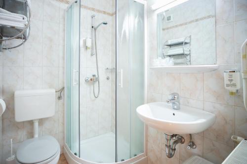 Nature Hotel Lukanc tesisinde bir banyo