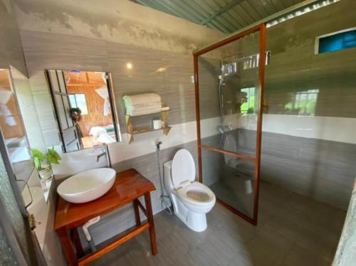 Phòng tắm tại Little Mai Chau Home Stay