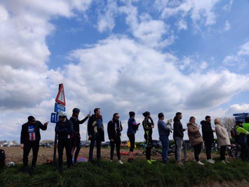 a group of people standing on a field at Flandrien Hotel in Brakel