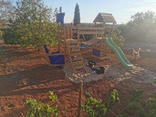 Casa Azul-Tiny house with fantastic view, big outdoor space and pool