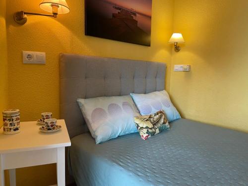 Katil atau katil-katil dalam bilik di Cosy, seaview apartment, close to beach and bars -Edificio RHIN