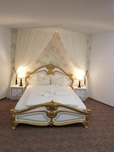 Postel nebo postele na pokoji v ubytování Wall St House