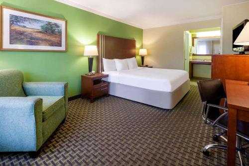 Foto da galeria de Days Inn by Wyndham Austintown em Austintown