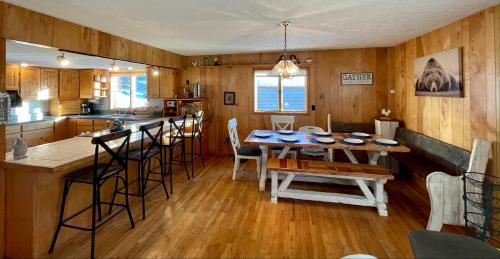 En restaurang eller annat matställe på Lodges at Buffalo Mountain- 168 private acres