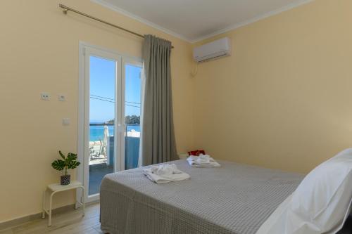 Gallery image of BigBlue luxury apartments in Poros