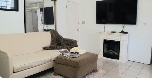 Et tv og/eller underholdning på Bermuda Connections Guest House