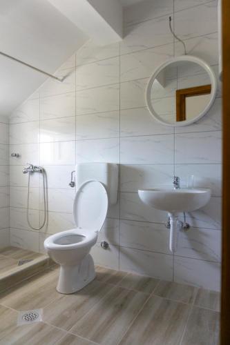 Koupelna v ubytování Apartmani Matej