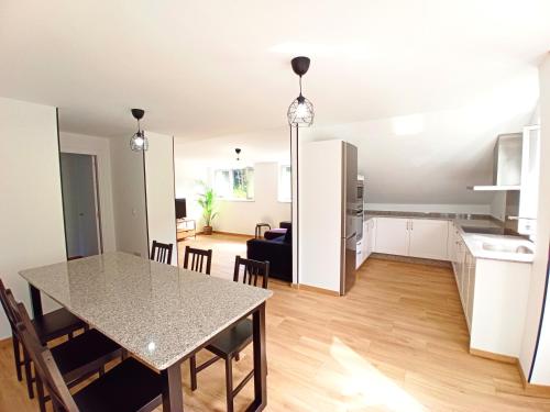 A kitchen or kitchenette at Casa Carmelo 2