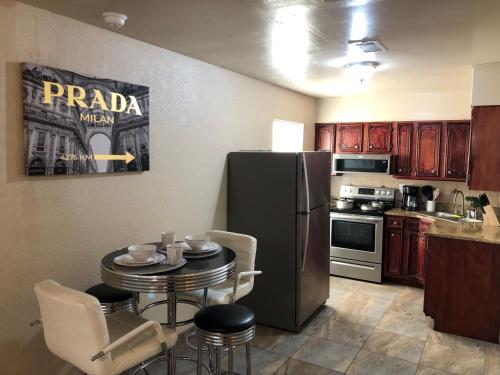 The Rustic @ Paseo de Encinal Dr # 4 – Photos 3