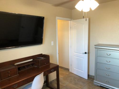 The Rustic @ Paseo de Encinal Dr # 4 – Photos 5