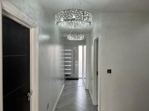 Φωτογραφία από το άλμπουμ του Modern Family Home in Greater London σε Pinner