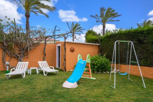 Ο χώρος παιχνιδιού για παιδιά στο Canavial I & II Apartamentos
