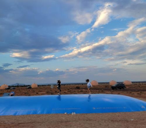 Bazén v ubytování Clear Sky Resorts - Grand Canyon - Unique Sky Domes nebo v jeho okolí