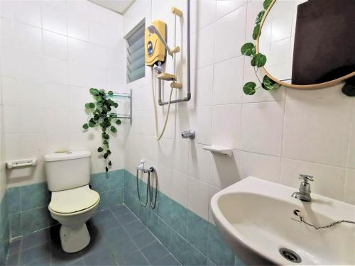 Kúpeľňa v ubytovaní Embun Sky Cottage - Kota Bharu, WIFI, 6 - 8 Pax