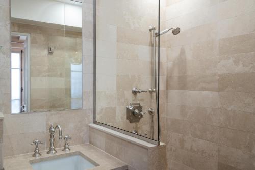 Hotel Saint-Louis en L'Isle - Notre-Dame photo 47