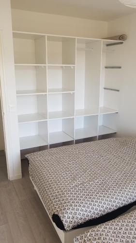 Φωτογραφία από το άλμπουμ του Appartement T3 lumineux et au calme. Wifi,Netflix et parking gratuit. σε Hendaye