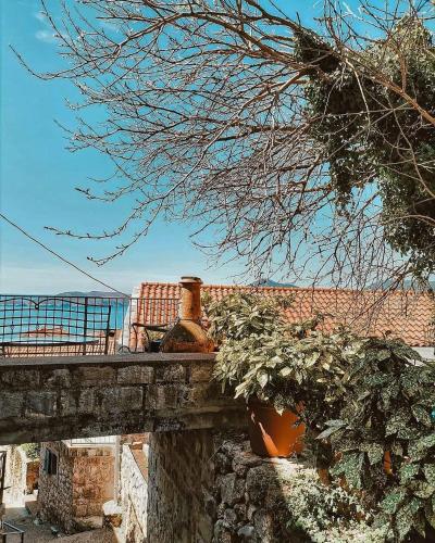 Imagen de la galería de OLD HOUSE M, en Sveti Stefan