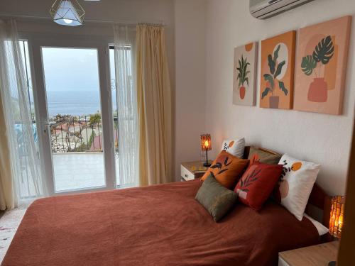 Foto dalla galleria di Entire Villa Lulu Kalkan - Private Pool, free Wi-Fi, Good Location, Breathtaking Sea Views a Kalkan