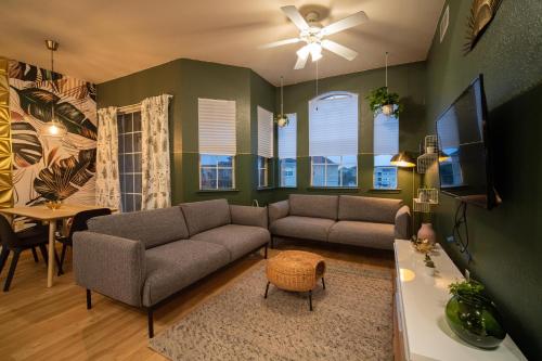 Billede fra billedgalleriet på Revived Condo with Pool and 20 minutes from parks i Davenport