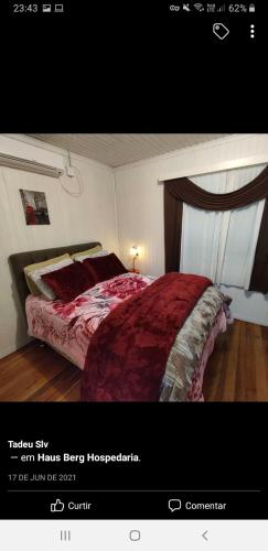 Una cama o camas en una habitación de Haus Berg