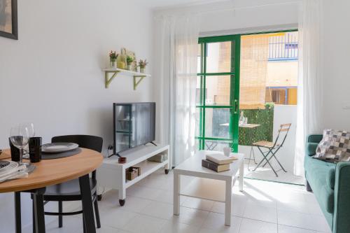 Casa Frida Corralejo Centre, Fibre Wi-Fi, Bars, Restaurants Shops Nearby
