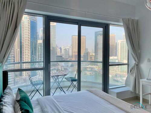 Full Marina and Ain Dubai Wheel View 1BR at The Point Dubai Marina by Deluxe Holiday Homes