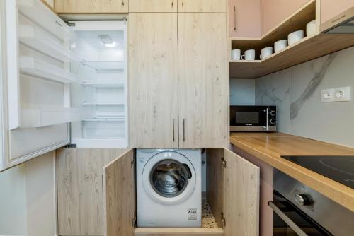 HoneyBee Apartment