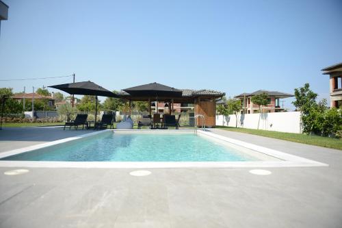The swimming pool at or close to Luxury Villa Plaka Litochoro