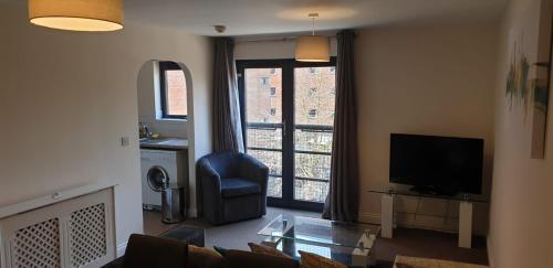 Foto dalla galleria di BEST PRICE!Superb City Centre 2bd Apartment, 1 Double bed, 2 Singles or Superking, Sofabed, Smart TV & FREE SECURE PARKING a Southampton