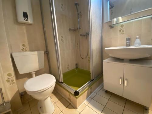 Bathroom sa Föhrer Schatztruhe - EG - mit Garage