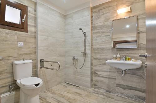 Ένα μπάνιο στο Kalli's Apartments