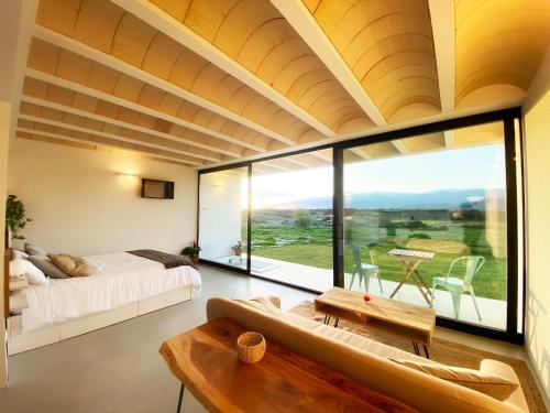 A seating area at Estrellas de Gredos