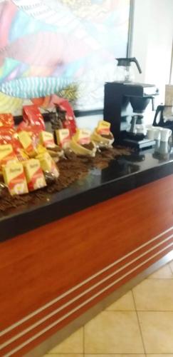 een groep sandwiches op een aanrecht in een keuken bij Göcek Lykia Resort Premium Concept Hotel in Göcek