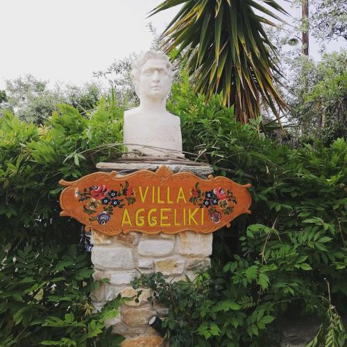 Κήπος έξω από το Villa Aggeliki